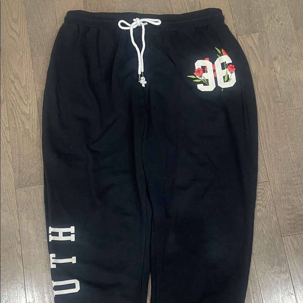 Forever 21 Black YOUTH Floral 36 Graphic Thick Fleece Jogger Pants 3X